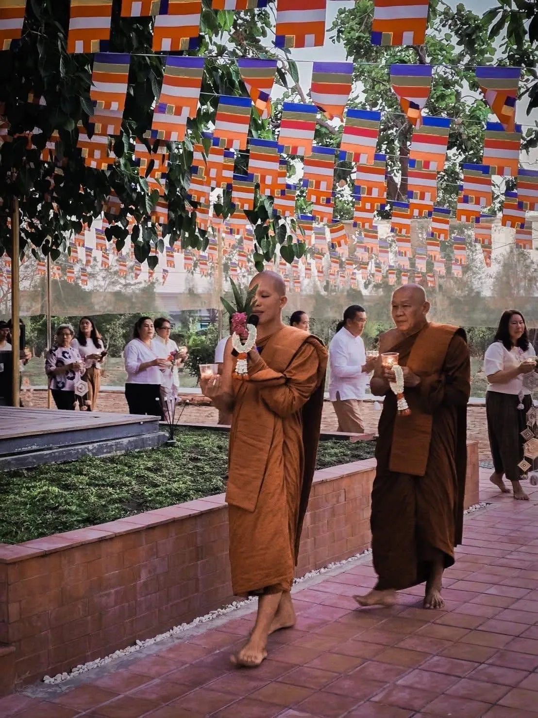Enshrining the Principal Buddha Image