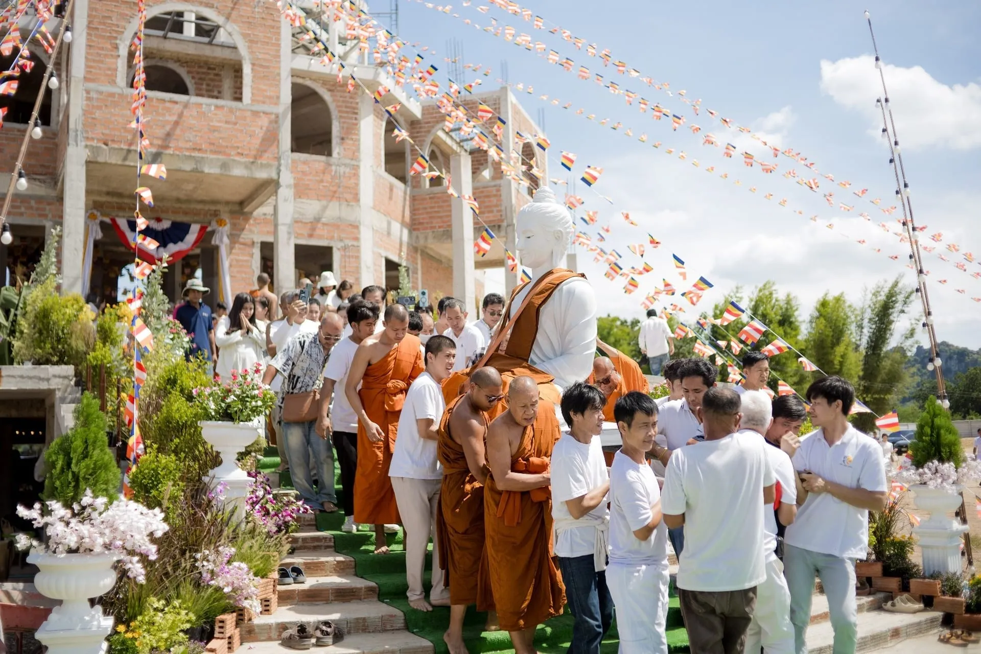 Procession of the Buddha Image to the Uposatha Hall